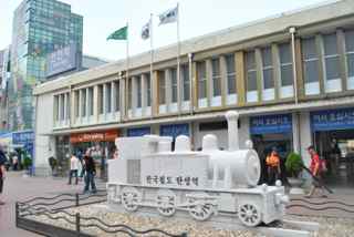 韓国鉄道発祥の碑