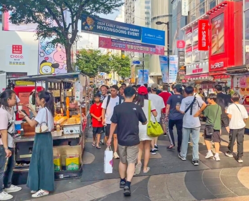 外国人観光客で賑わうソウル・明洞(撮影=筆者)