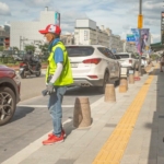 ソウルの駐車場で働く高齢者（撮影＝筆者）